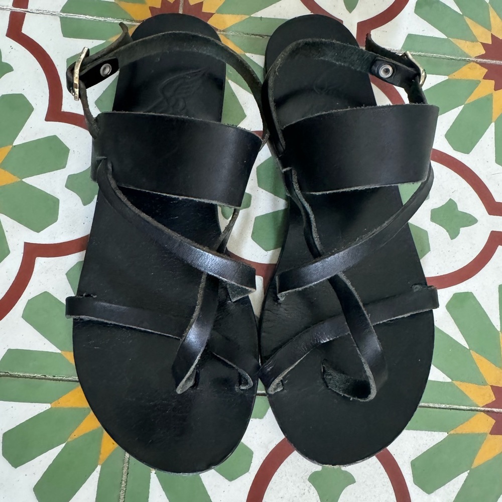 Ancient Greek Alethea flat Sandals
Size 36. Black. $185